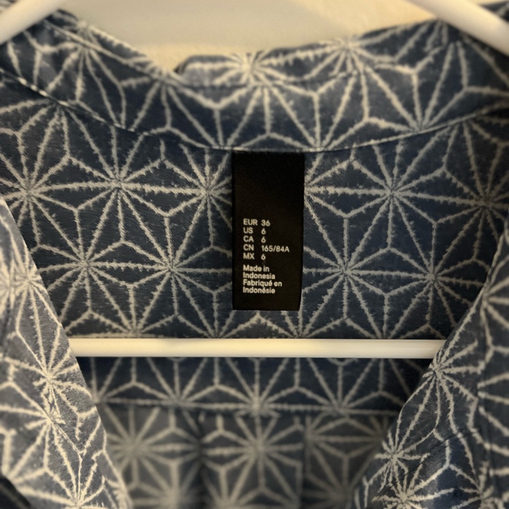 H&M Shirt. - Picture 3 of 3